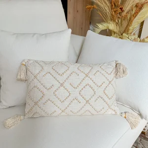 Cojín bordado beige 50x30