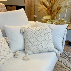 Cojín bordado beige 45x45